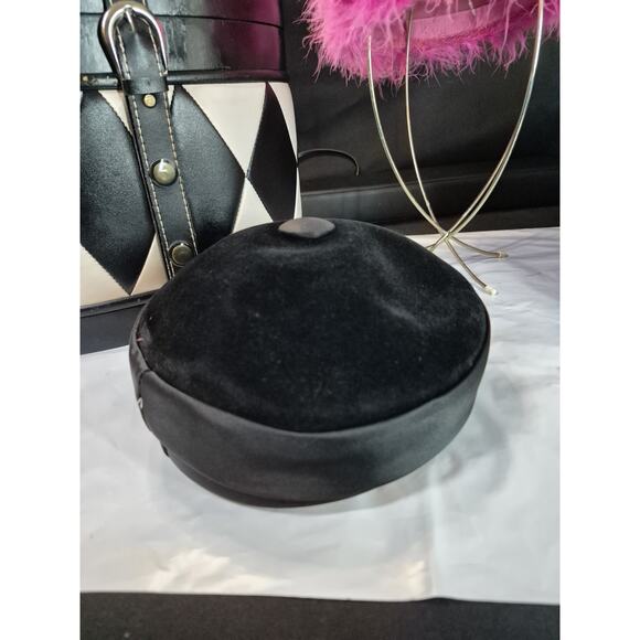50s 60s Woman\'s Hats Made By Eurona From Belgium , Charesse Original + Hat Box.. main image 4
